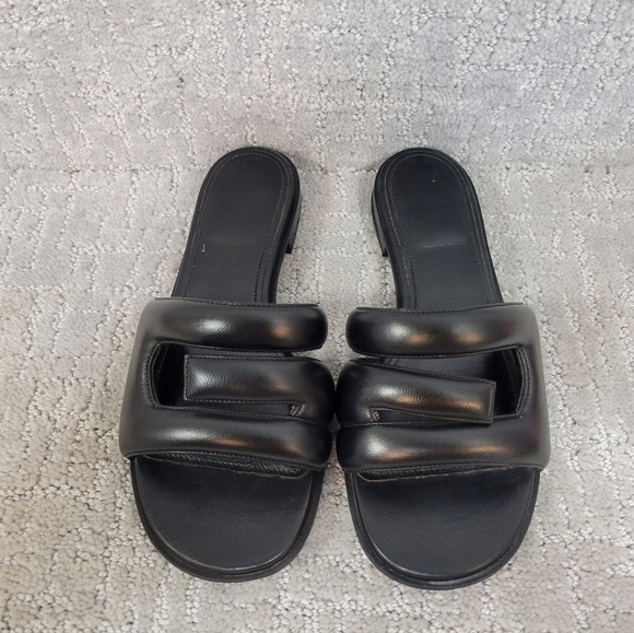 GIVENCHY G Logo Women's size 37 Black Slip On Leather Sandals - Picture 14 of 14